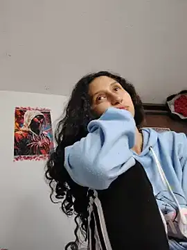 Snapshot of Queenjenn__ chatting on June 2, 2026, 7:54 am Queenjenn online show from June 2, 2026, 7:54 am