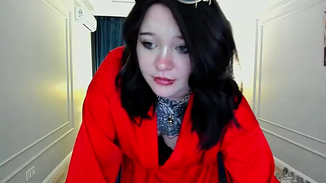 MoonLghte online show from February 21, 2025, 10:48 pm