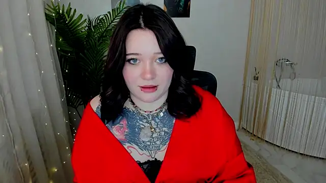 MoonLghte online show from February 27, 2025, 10:42 pm