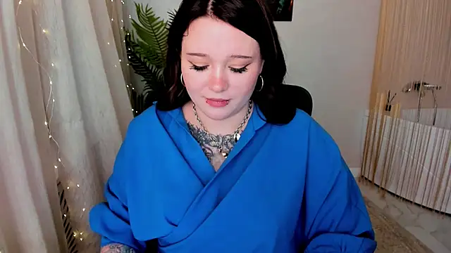 MoonLghte online show from March 12, 2025, 10:39 pm