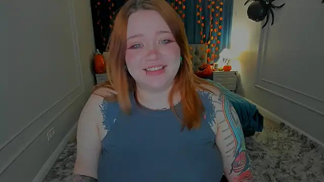 MoonLghte online show from October 29, 2025, 7:37 pm