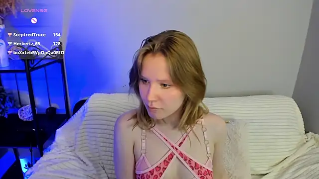 EvaStevs online show from January 4, 2025, 4:23 am