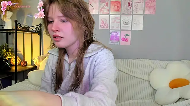 EvaStevs online show from March 15, 2025, 2:45 pm