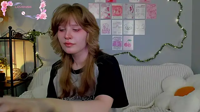 EvaStevs online show from March 20, 2025, 9:56 pm