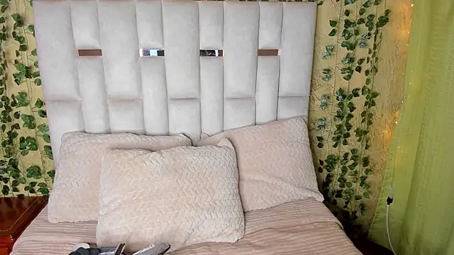 jenifer  power10 online show from January 31, 2025, 12:07 pm