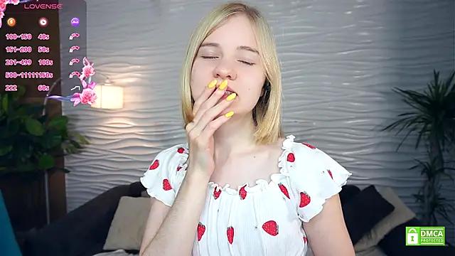 OdelinaFicken online show from November 9, 2025, 4:11 am