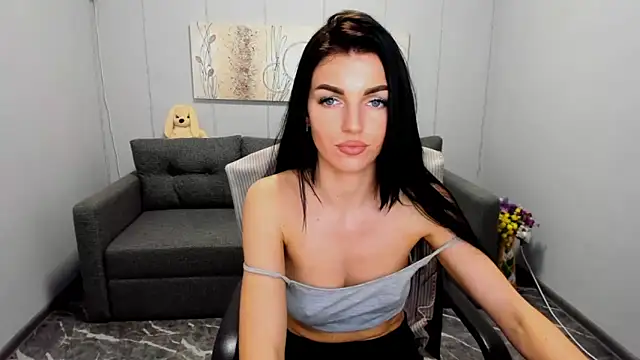 Angelina Clarks online show from December 9, 2024, 3:44 pm
