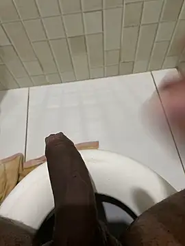 rodrigo21Cm  online show from February 6, 2025, 2:55 am