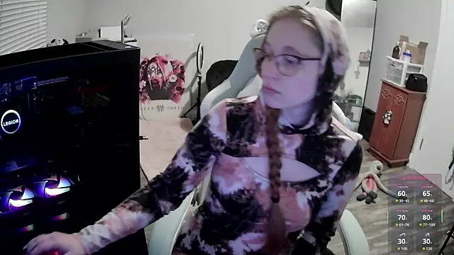 LilyFoxxx online show from December 15, 2025, 6:17 am