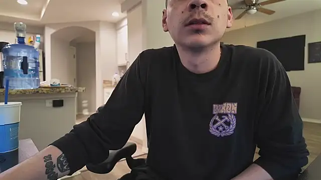 Cuminsideyou42 online show from February 16, 2025, 12:08 am