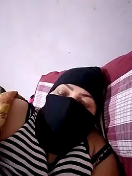 Snapshot of Osha10 chatting on December 4, 2024, 10:30 pm Osha10 online show from December 4, 2024, 10:30 pm