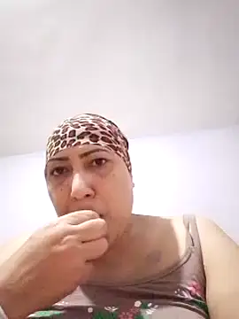 Snapshot of Osha10 chatting on December 13, 2024, 12:06 pm Osha10 online show from December 13, 2024, 12:06 pm