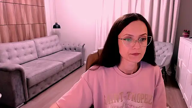 Amazingeyes88 online show from June 23, 2026, 12:14 pm
