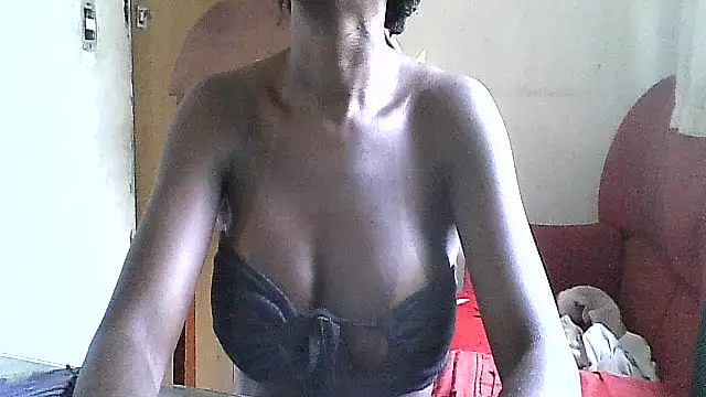 Snapshot of maisinha3193 chatting on April 14, 2026, 6:25 pm maisinha3193 online show from April 14, 2026, 6:25 pm