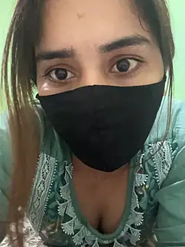 Black Glow online show from March 11, 2025, 5:46 pm