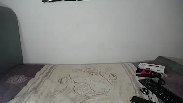 Sweetbedroomeyez01 online show from September 18, 2025, 8:11 pm