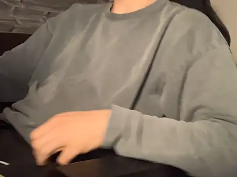 taallguyy 196 online show from March 20, 2025, 8:40 pm