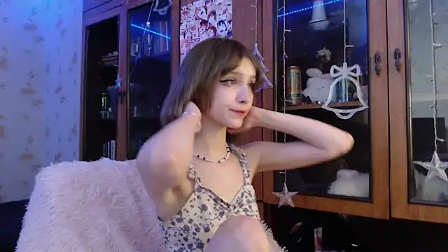 Snapshot of cloudgirrl chatting on January 17, 2025, 9:06 pm cloudgirrl online show from January 17, 2025, 9:06 pm