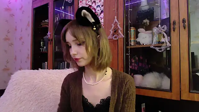 Snapshot of cloudgirrl chatting on January 18, 2025, 8:09 pm cloudgirrl online show from January 18, 2025, 8:09 pm