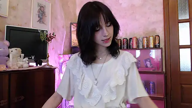 Snapshot of cloudgirrl chatting on March 28, 2026, 11:43 am cloudgirrl online show from March 28, 2026, 11:43 am