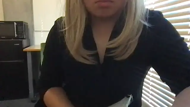 Snapshot of Jessica-Aine chatting on December 4, 2024, 4:05 pm Jessica-Aine online show from December 4, 2024, 4:05 pm