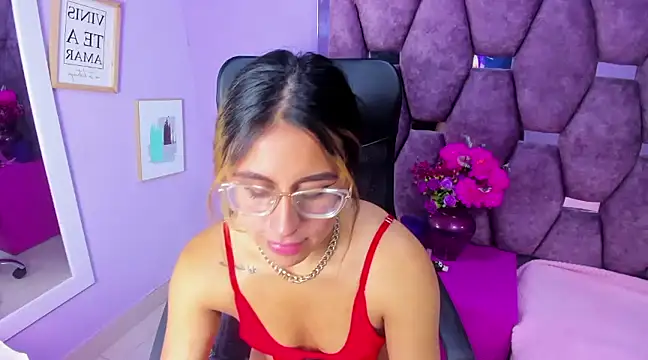 Freya Miller  online show from December 4, 2024, 11:46 pm