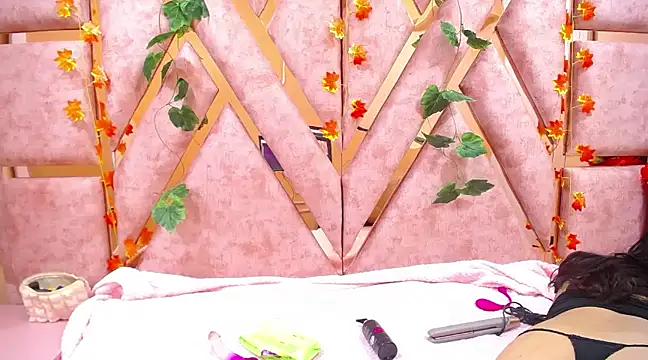 Freya Miller  online show from December 27, 2024, 9:00 pm