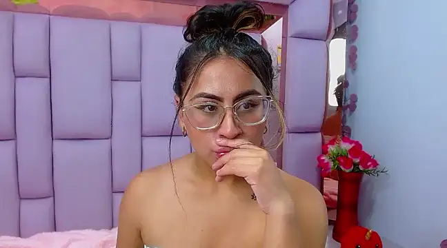 Freya Miller  online show from February 7, 2025, 3:34 am