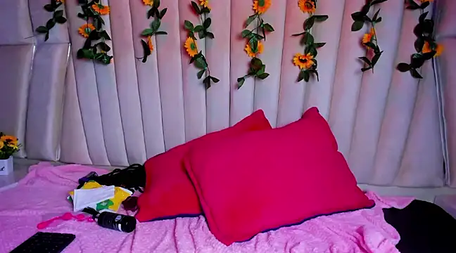 Freya Miller  online show from March 17, 2025, 7:35 am