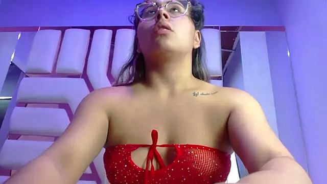 Freya Miller  online show from November 7, 2025, 3:39 am