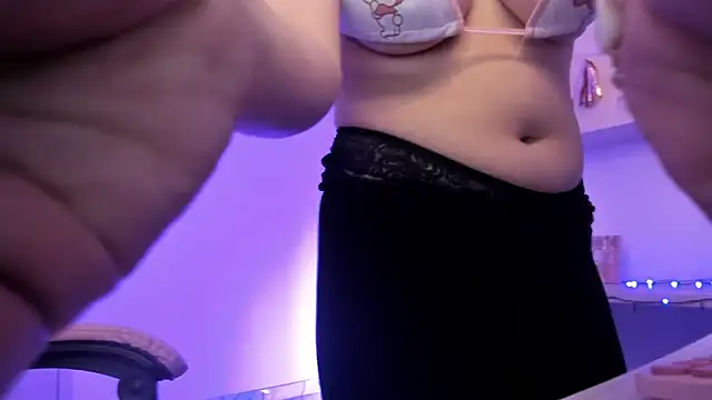 Snapshot of Francesca1_ chatting on December 14, 2024, 9:45 pm Francesca1 online show from December 14, 2024, 9:45 pm