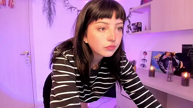 Snapshot of Francesca1_ chatting on March 21, 2025, 5:54 am Francesca1 online show from March 21, 2025, 5:54 am