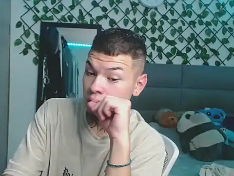 MarceloMilk online show from September 25, 2025, 1:53 am