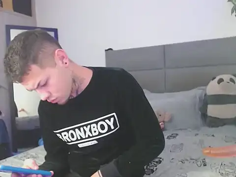 MarceloMilk online show from October 4, 2025, 5:05 am