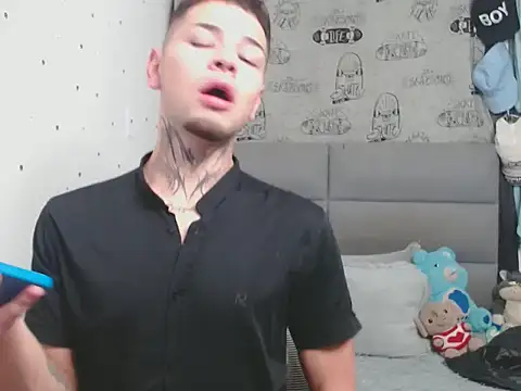 MarceloMilk online show from October 19, 2025, 2:34 am