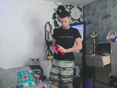 MarceloMilk online show from October 24, 2025, 1:35 am