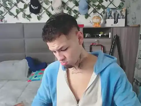 MarceloMilk online show from October 27, 2025, 10:25 pm