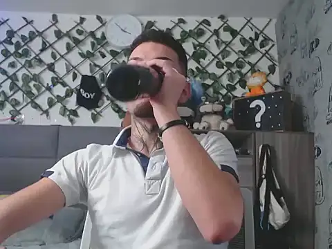 MarceloMilk online show from October 30, 2025, 4:58 am