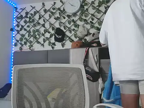 MarceloMilk online show from November 1, 2025, 2:13 am