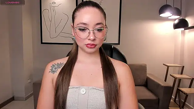 AlinaKravitz online show from October 29, 2025, 12:07 pm