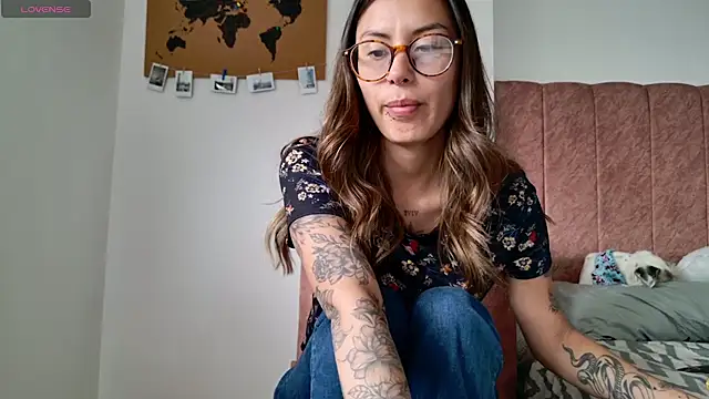 Emmy petit online show from April 8, 2026, 6:08 pm