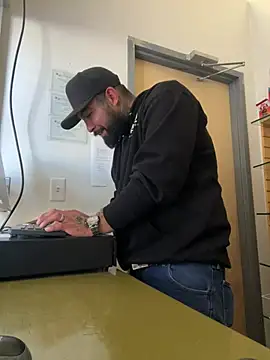 Snapshot of jr91esl chatting on January 31, 2025, 8:33 pm jr91esl online show from January 31, 2025, 8:33 pm