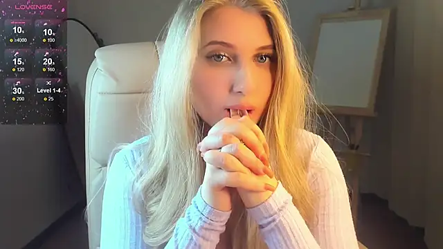 Evacadooo online show from January 12, 2025, 11:50 am