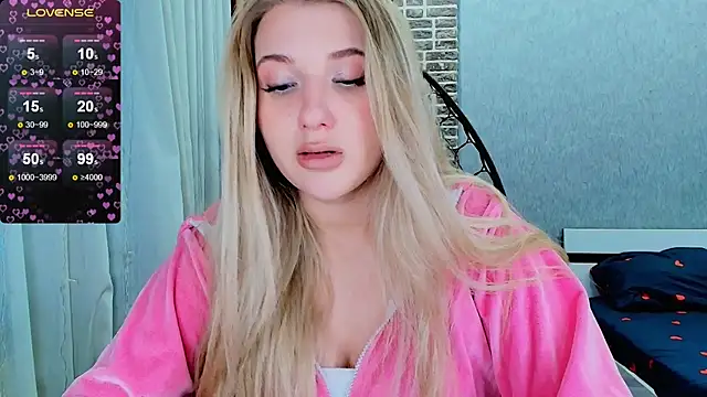 Evacadooo online show from October 29, 2025, 11:01 am