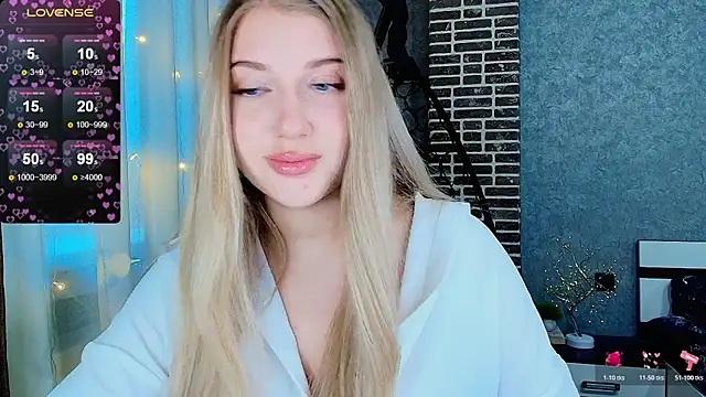 Evacadooo online show from November 27, 2025, 4:47 am