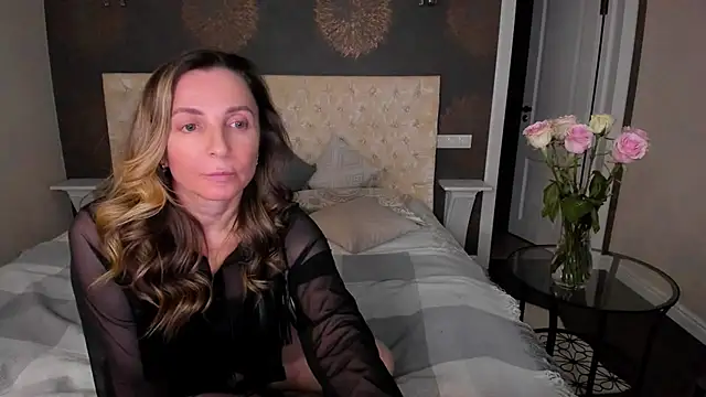 Snapshot of AllisonWilliams chatting on December 2, 2024, 7:38 pm AllisonWilliams online show from December 2, 2024, 7:38 pm