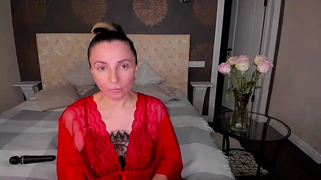 Snapshot of AllisonWilliams chatting on December 3, 2024, 7:33 pm AllisonWilliams online show from December 3, 2024, 7:33 pm