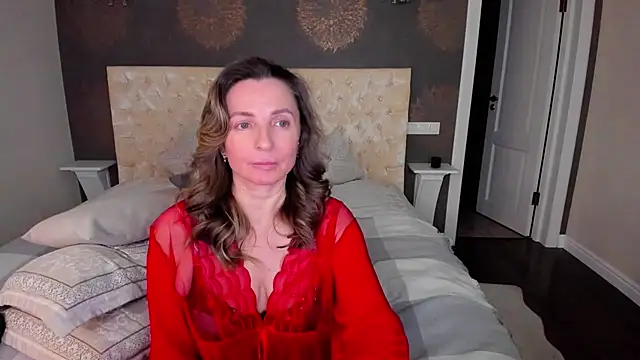 Snapshot of AllisonWilliams chatting on January 20, 2025, 7:35 pm AllisonWilliams online show from January 20, 2025, 7:35 pm