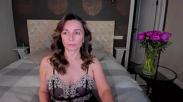 Snapshot of AllisonWilliams chatting on February 1, 2025, 4:22 pm AllisonWilliams online show from February 1, 2025, 4:22 pm