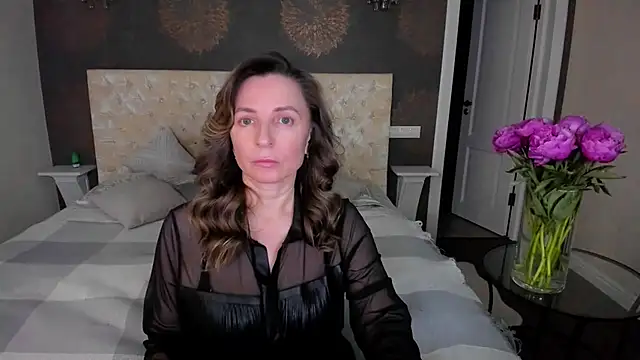 Snapshot of AllisonWilliams chatting on February 2, 2025, 5:48 pm AllisonWilliams online show from February 2, 2025, 5:48 pm